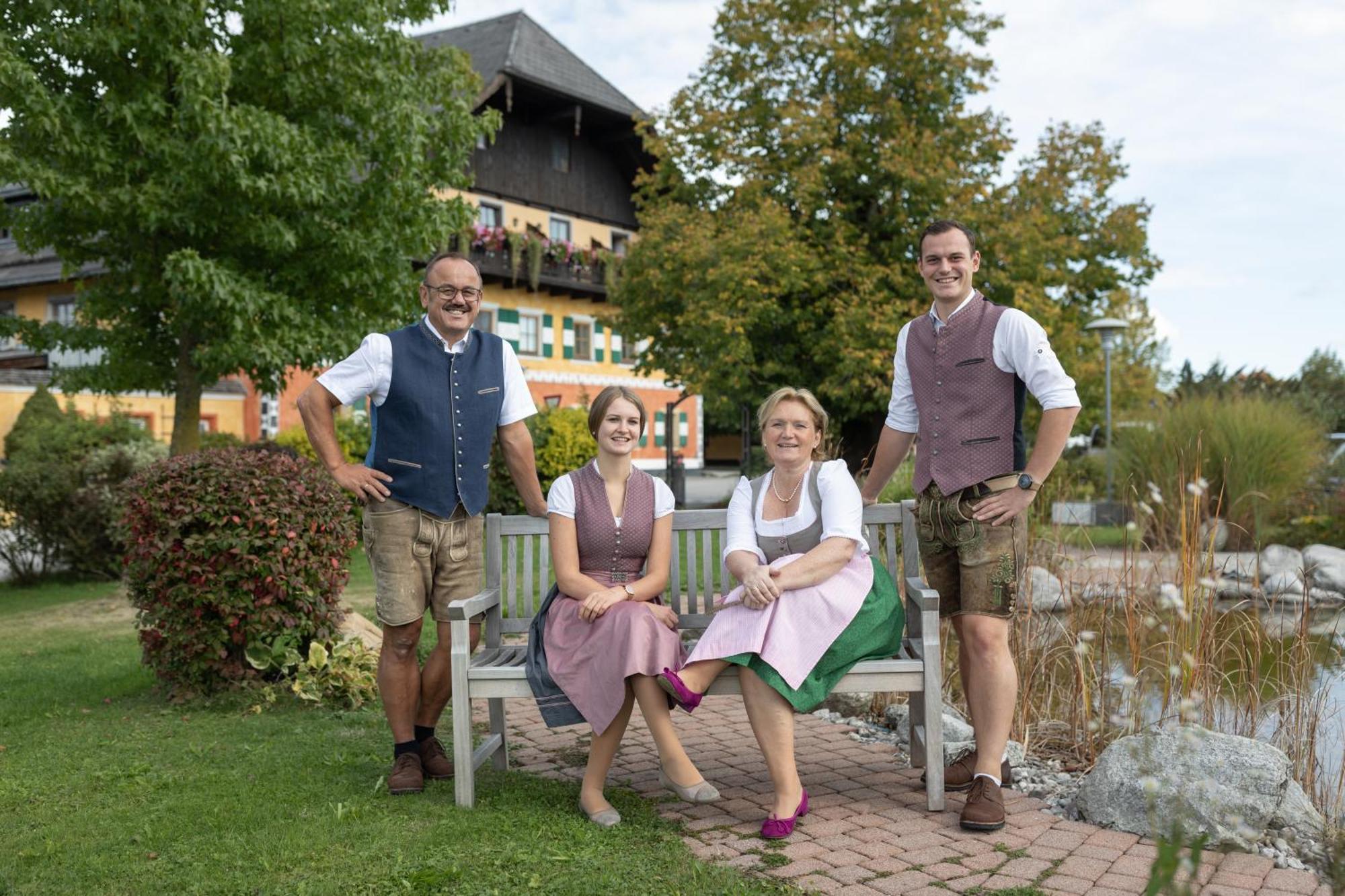 Gastagwirt Hotel Eugendorf Exterior photo